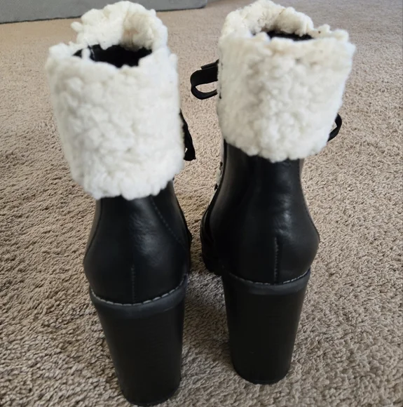 🔥 LIKE NEW BCBGENERATION FAUX FUR LEATHER BOOTS / BOOTIES SIZE 7 - Picture 5 of 8